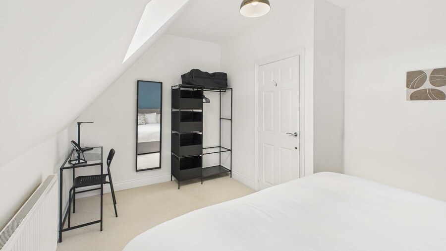 Host Stay Clearwell Gardens