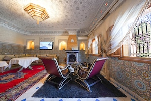 Villa, 4 Bedrooms, Smoking, Private Pool | Living room