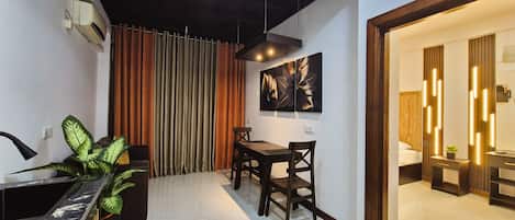 디럭스 스튜디오, 시내 전망 | 객실 내 금고, 책상, 노트북 작업 공간, 암막 커튼