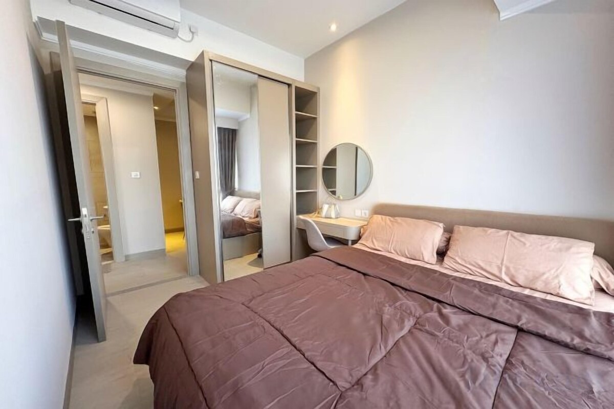 Minibar, blackout curtains, soundproofing, free WiFi