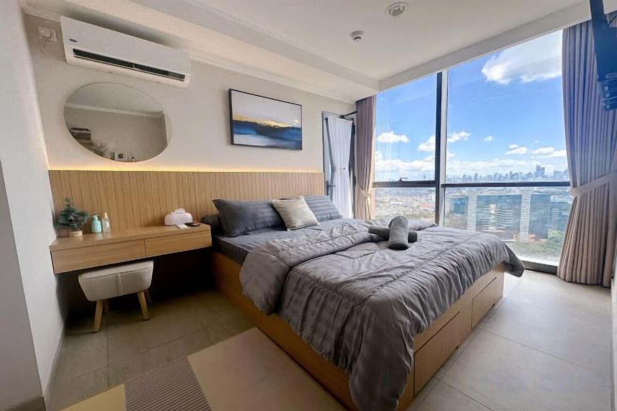 Minibar, blackout curtains, soundproofing, free WiFi