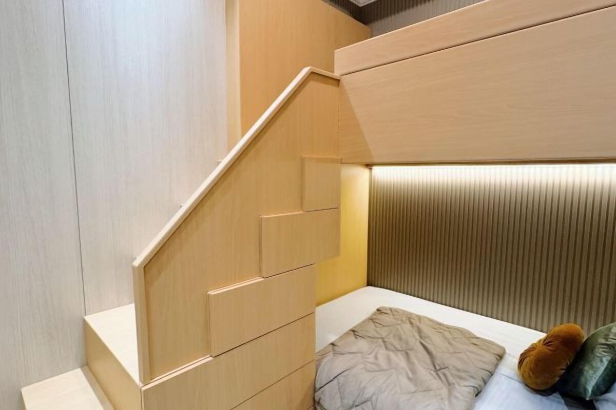 Minibar, blackout curtains, soundproofing, free WiFi