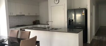 9 Serenity Home 4-bedroom with WiFi and AC in Pakenham