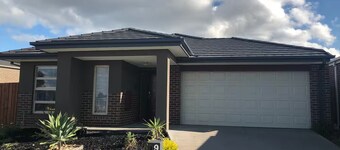 9 Serenity Home 4-bedroom with WiFi and AC in Pakenham