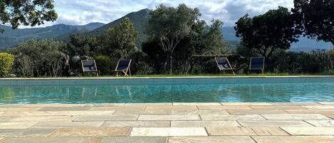 Ulkouima-allas, lämmitetty uima-allas