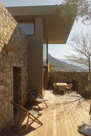 Outdoor dining - Villa with swimming pool, near Lozari beach – Corsica (BELGODÈRE)