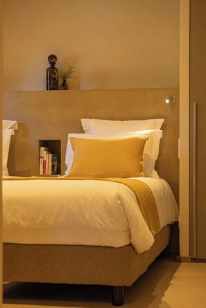 3 bedrooms, in-room safe, iron/ironing board, travel cot - Villa with swimming pool, near Lozari beach – Corsica (BELGODÈRE)