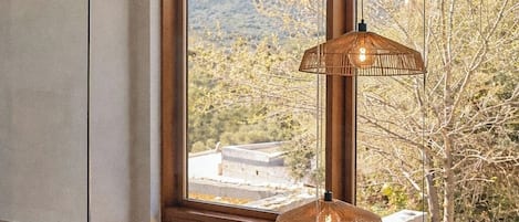 3 bedrooms, in-room safe, iron/ironing board, travel cot