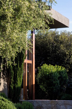 Exterior detail - Villa with swimming pool, near Lozari beach – Corsica (BELGODÈRE)