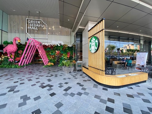 Green Sedayu Apartment by Emily