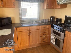 Mikrobølgeovn, ovn og kokeplater