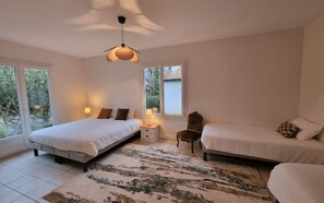 6 bedrooms, bed sheets