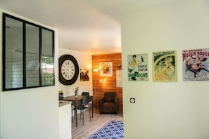 Apartment, Patio, Garden View | Living area