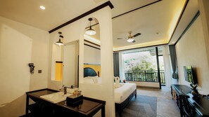 Panoramic Double Room, 1 Bedroom, Non Smoking, Hill View | Living area