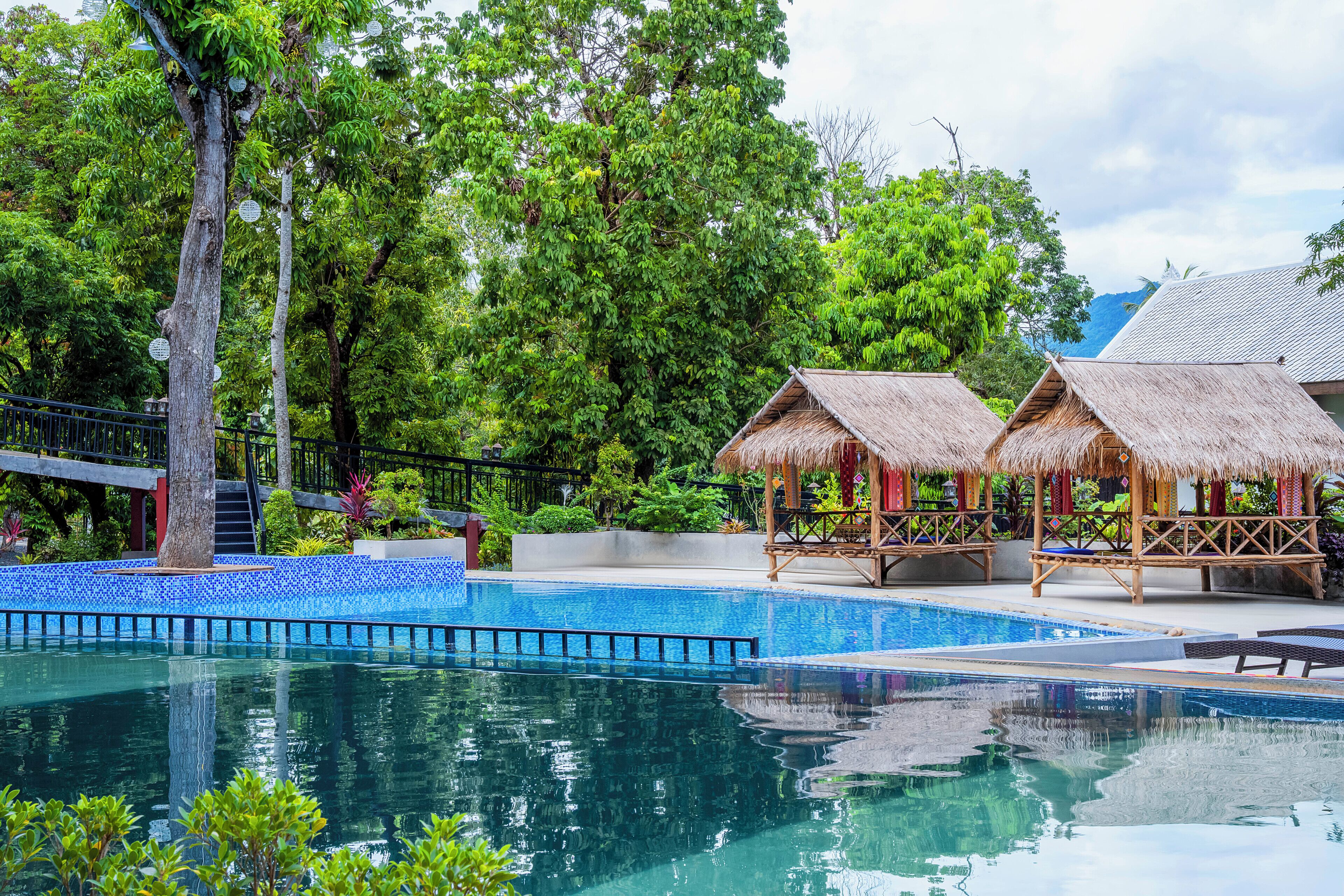 حمّام سباحة خارجي