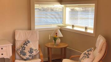 Double Room, Sea View | Desk, laptop workspace, iron/ironing board, free WiFi