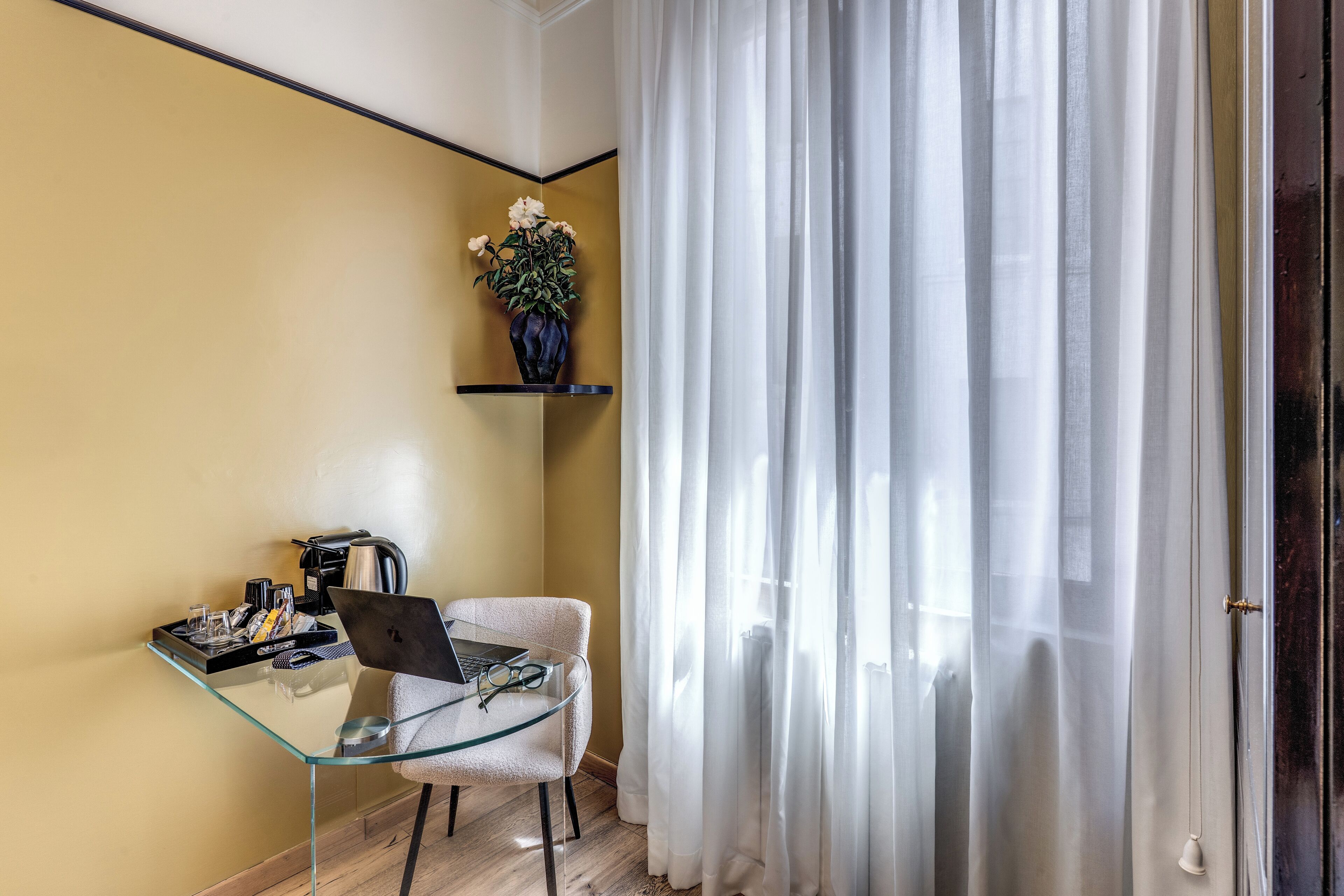 Standard Double Room | In-room safe, desk, laptop workspace, soundproofing