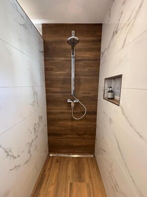 Apartment, 1 Bedroom, Accessible, Terrace | Bathroom
