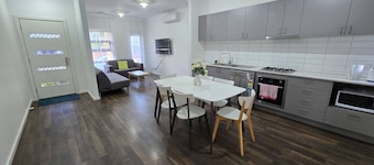 7 Serenity Home 3-bedroom house with WiFi and AC in peaceful Pakenham