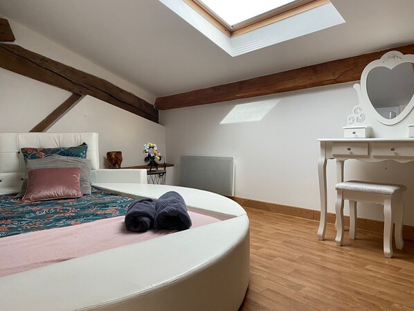 1 quarto, ferros/tábuas de passar roupa, Wi-Fi, roupa de cama