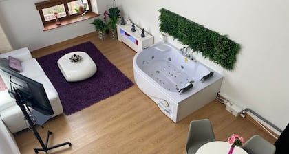 My Love Room with private whirlpool & romantic decor by BoookingFuté