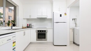 Réfrigérateur, four, plaque de cuisson, lave-vaisselle