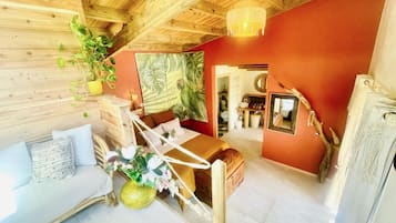 Deluxe Room, Mountain View | Individually decorated, soundproofing, WiFi