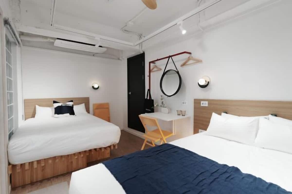 Literie de qualité, lit avec matelas à plateau-coussin