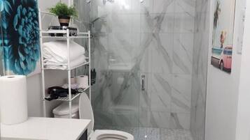 House, 1 Bedroom, Lake View | Bathroom