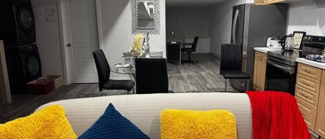 Hus - 1 sovrum - sjöutsikt | Vardagsrum