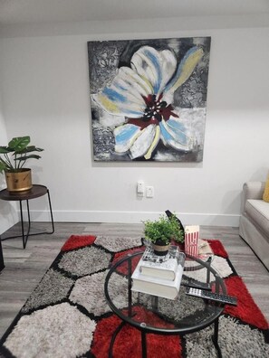 House, 1 Bedroom, Lake View | Interior - Gateway to Serenity-welcome Home (London)