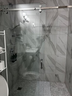 Maison, 1 chambre, vue sur le lac | Salle de bain