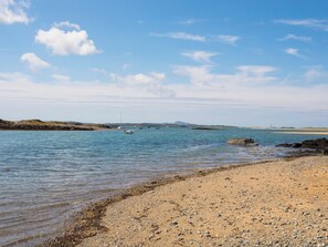 Beach - Caban (Ty Croes)