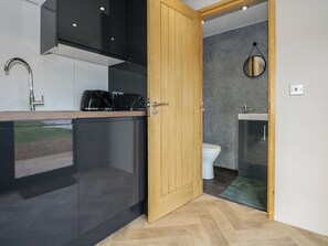 Shower - Caban (Ty Croes)