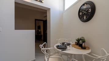 Lejlighed - ikke-ryger - byudsigt | Spisning på værelset