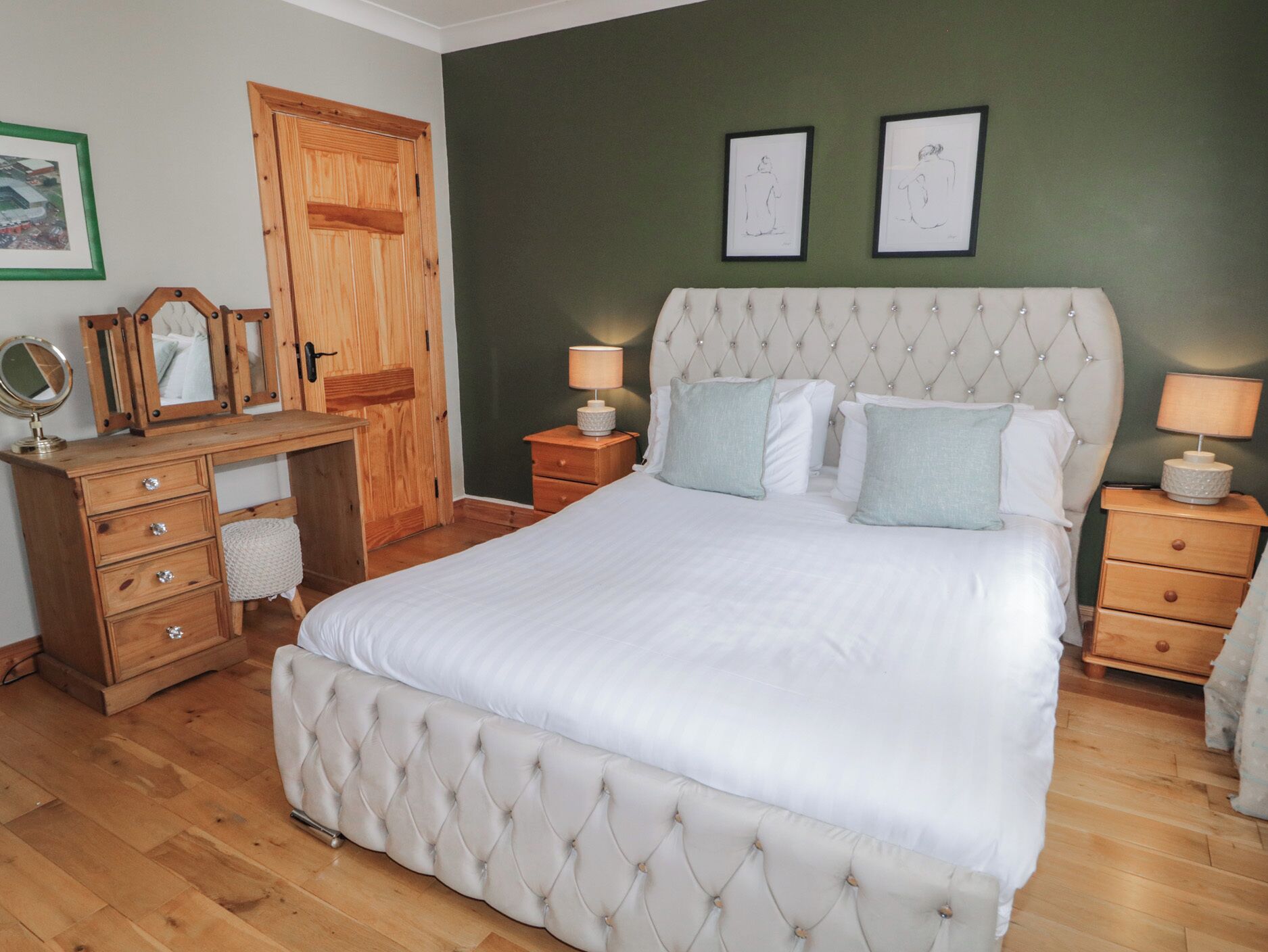 4 Schlafzimmer, individuell dekoriert, individuell eingerichtet