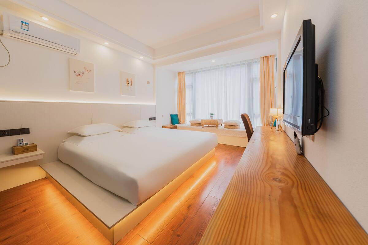 Comfort Room, Mountain View | Meja, ruang kerja komputer riba, Wi-fi percuma, cadar katil
