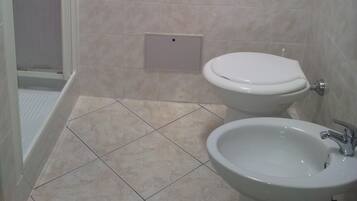 Villa, 3 Bedrooms, Smoking, Balcony | Bathroom