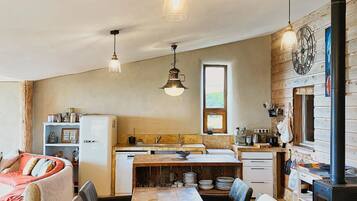 Family Room, Patio, Sea View | Dining room