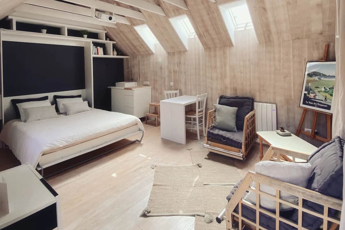 Classic Room | Soundproofing, iron/ironing board, free WiFi