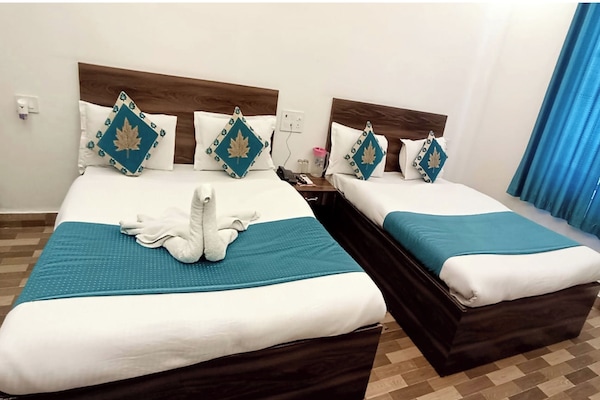 Desk, laptop workspace, soundproofing, bed sheets