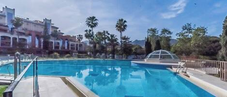 Indoor pool, outdoor pool