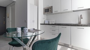 アパートメント (1 Bedroom) | 専用簡易キッチン | 電子レンジ、コンロ、食器洗い機、電気ポット