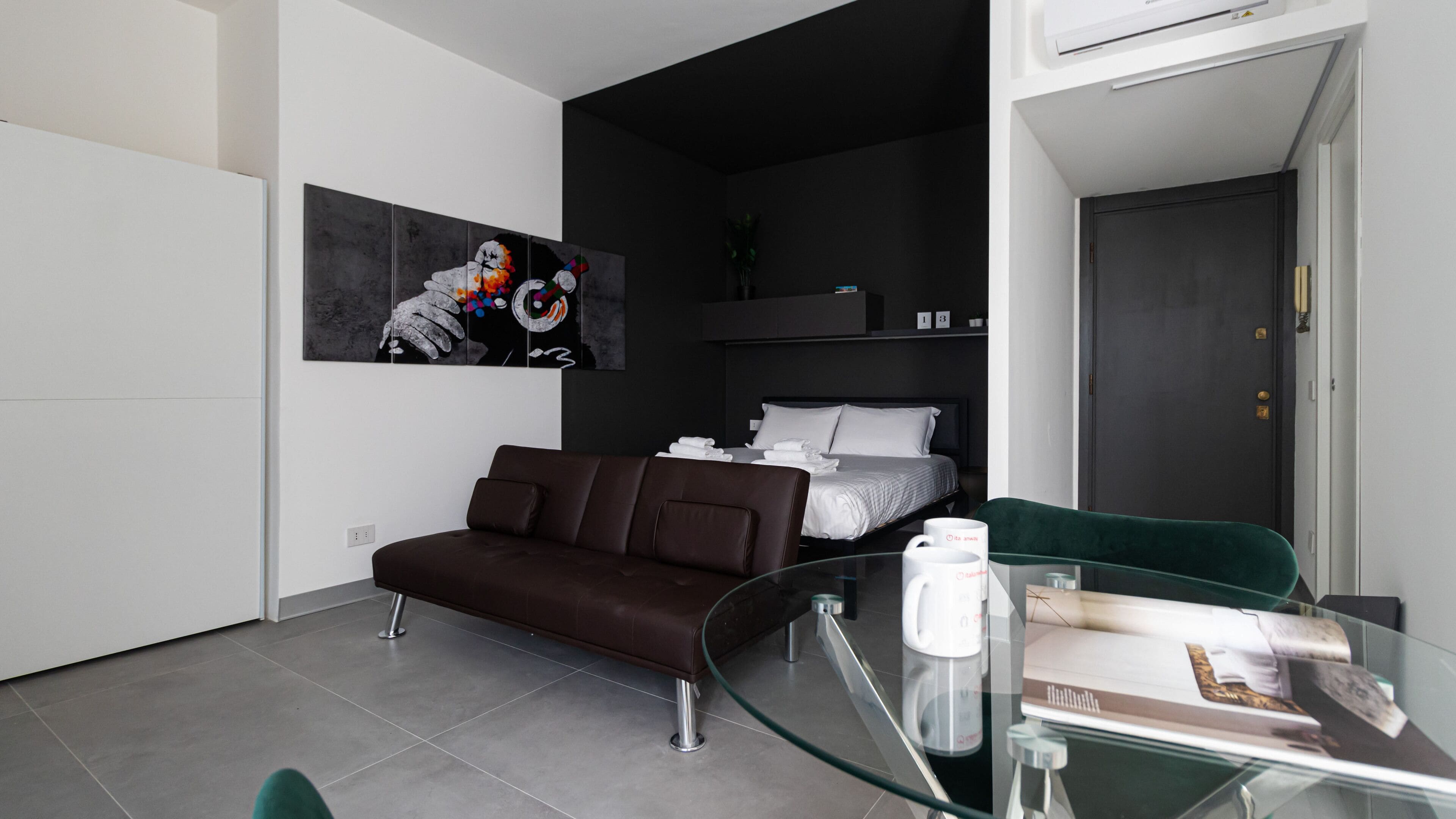 Apartment (0 Bedroom) | Interior