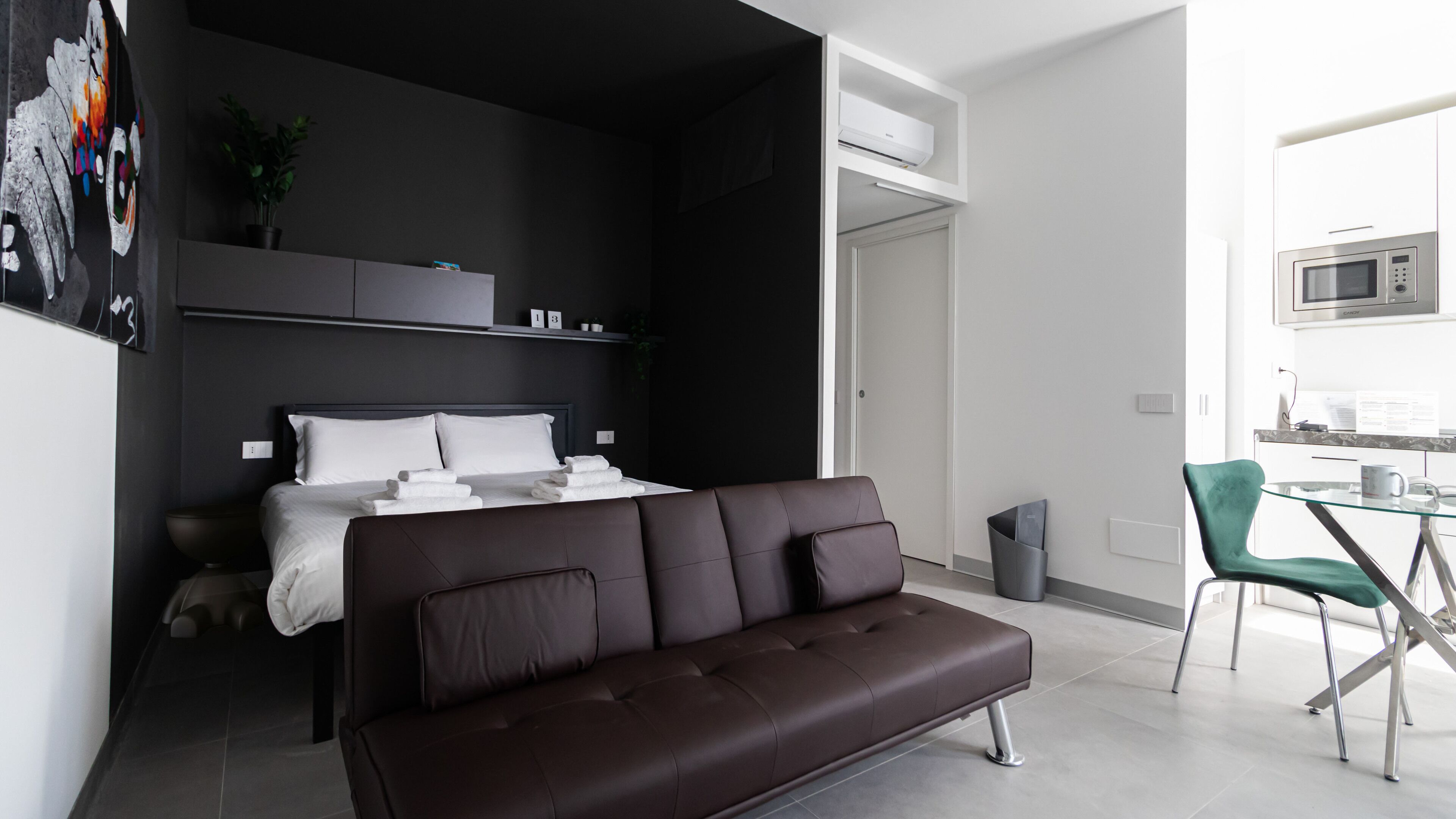 Apartment (0 Bedroom) | Interior