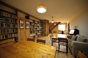 Interior detail - Areni Wine Art (Areni)