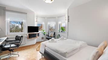 2 bedrooms, desk, iron/ironing board, free WiFi
