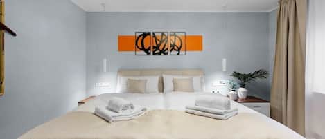 2 bedrooms, desk, iron/ironing board, WiFi (free)