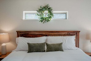 3 Schlafzimmer, Schreibtisch, Bügeleisen/Bügelbrett, kostenloses WLAN