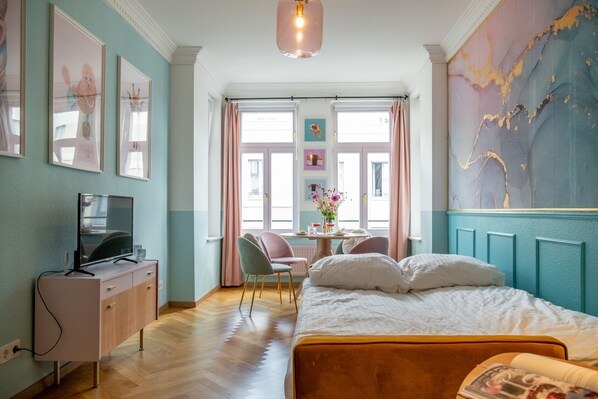 2 bedrooms, desk, iron/ironing board, free WiFi